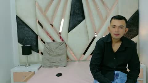 Snapshot of lunaysebastian chatting on 07.03.26 Luna y Sebastian online show from 07.03.26