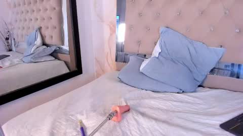 lunna__tylor online show from 04.11.26