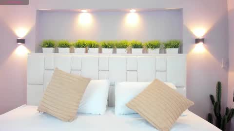 L U N N A online show from 12.18.25