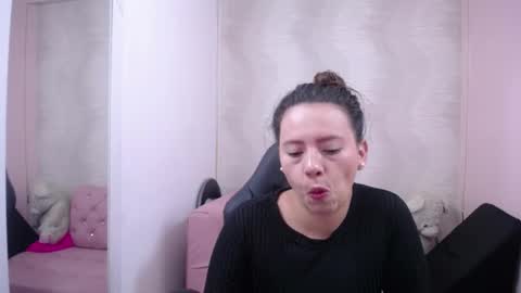 Snapshot of lunnadoll chatting on 01.29.25 Katty what ever do you want on my pv is for extra tokens minimi 250 tks ty u for understand online show from 01.29.25