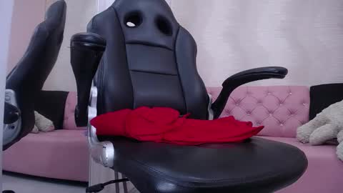 Snapshot of lunnadoll chatting on 03.05.25 Katty what ever do you want on my pv is for extra tokens minimi 250 tks ty u for understand online show from 03.05.25