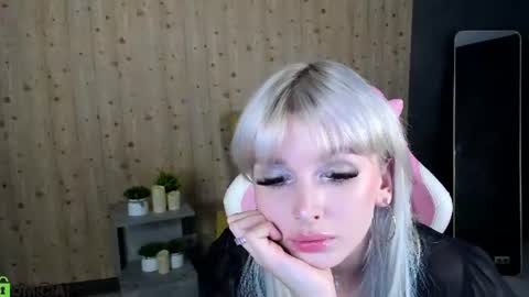 Lura-Lust online show from 07.20.26