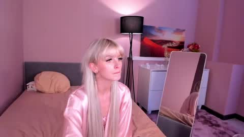 Lura-Lust online show from 07.24.26