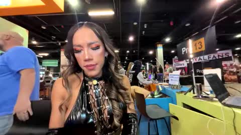 SHOWS ALL MONDAY WEDNESDAYFRIDAYSATURDAY  IN THE MORNING online show from 04.11.26