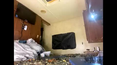 Snapshot of lushuslucy chatting on 02.16.25 Kikithebaee online show from 02.16.25