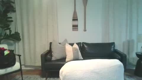 Snapshot of lushuslucy chatting on 02.22.25 Kikithebaee online show from 02.22.25