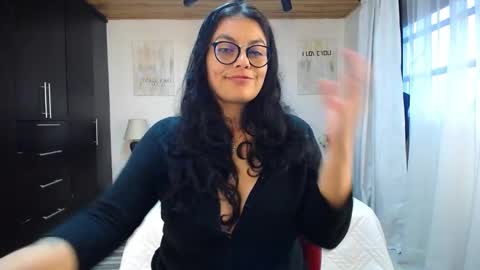 Snapshot of lust_mom chatting on 03.11.25 Angela 3 online show from 03.11.25