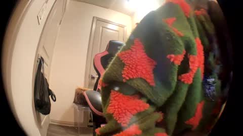 Snapshot of lustforlola chatting on 12.21.24 LOLA online show from 12.21.24