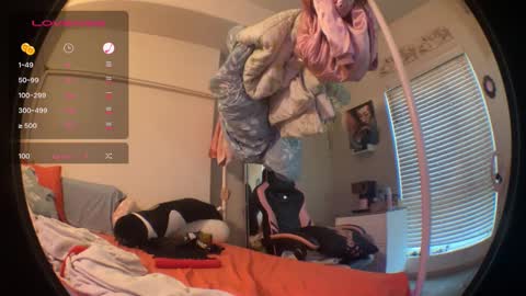 Snapshot of lustforlola chatting on 10.05.25 LOLA online show from 10.05.25