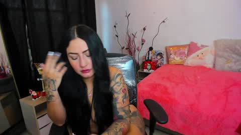 Snapshot of lustful__babe chatting on 12.12.24 lustful__babe online show from 12.12.24