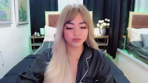 Snapshot of lustfuloffendertrina chatting on 01.08.25 Trina online show from 01.08.25