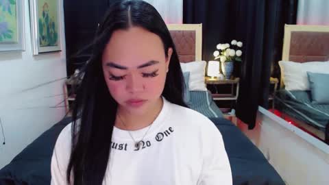 Snapshot of lustfuloffendertrina chatting on 01.09.25 Trina online show from 01.09.25