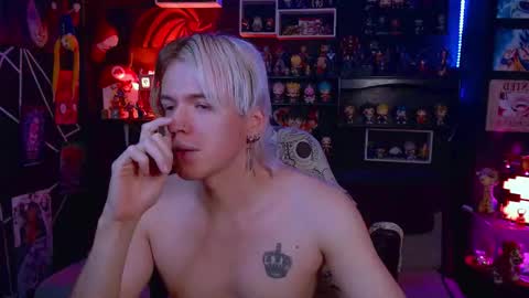 Snapshot of lustymatt chatting on 09.30.25 lustymatt online show from 09.30.25