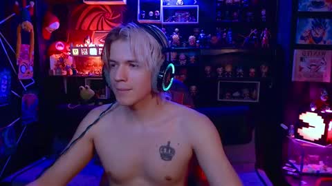 Snapshot of lustymatt chatting on 10.21.25 lustymatt online show from 10.21.25