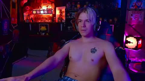 Snapshot of lustymatt chatting on 10.31.25 lustymatt online show from 10.31.25