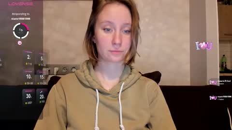 Snapshot of lusyagreenberg chatting on 10.28.25 LusyaGreenberg online show from 10.28.25