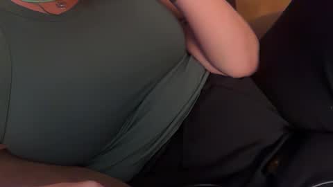 Snapshot of luuunaheartxxx chatting on 10.04.25 luuunaheartxxx online show from 10.04.25