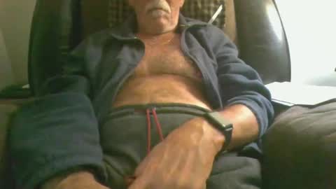 Snapshot of luv269er chatting on 12.17.24 luv269er online show from 12.17.24