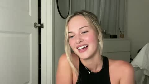 Snapshot of luvaimee chatting on 09.20.25 Aimee online show from 09.20.25