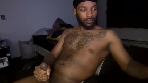 Snapshot of luverboibbc chatting on 01.08.25 luverboi online show from 01.08.25