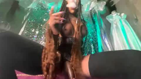 luvvlee online show from 03.29.26