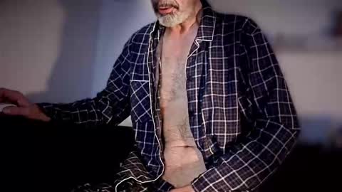 Im a   -  CAMGUY YOU  LIKE to FUCK online show from 10.19.25