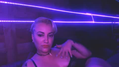 Snapshot of luxloverslive chatting on 10.07.25 Lux Lovers Live online show from 10.07.25