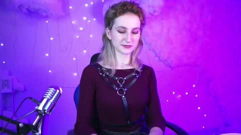 Snapshot of luxrayi chatting on 01.05.25 Ray online show from 01.05.25