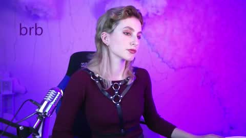 Snapshot of luxrayi chatting on 01.05.25 Ray online show from 01.05.25