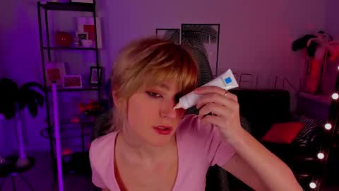 Snapshot of luxrayi chatting on 01.07.25 Ray online show from 01.07.25