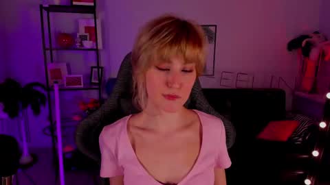 Snapshot of luxrayi chatting on 01.07.25 Ray online show from 01.07.25