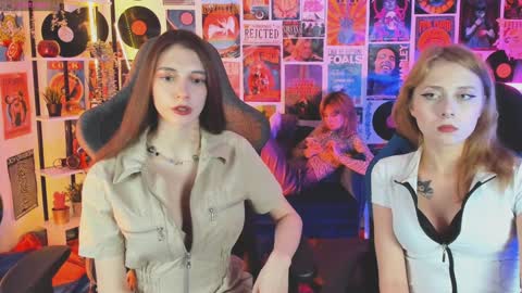 Snapshot of luxrayi chatting on 01.21.25 Ray online show from 01.21.25