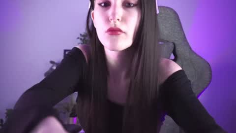 Snapshot of luxrayi chatting on 01.26.25 Ray online show from 01.26.25