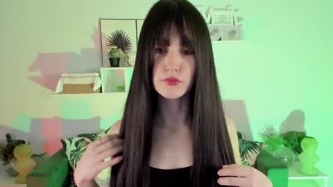 Snapshot of luxrayi chatting on 02.02.25 Ray online show from 02.02.25