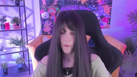 Snapshot of luxrayi chatting on 02.05.25 Ray online show from 02.05.25