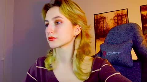 Snapshot of luxrayi chatting on 02.26.25 Ray online show from 02.26.25