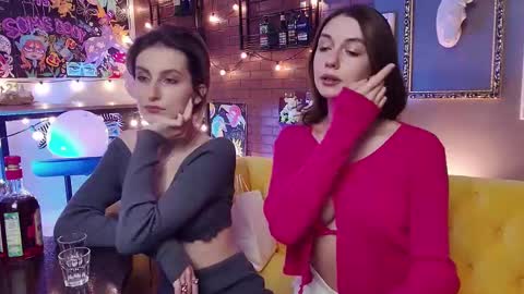 Snapshot of luxrayi chatting on 09.13.25 Ray online show from 09.13.25