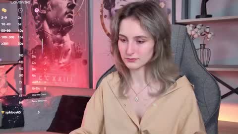 Snapshot of luxrayi chatting on 10.08.25 Ray online show from 10.08.25