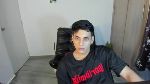 Snapshot of luxrx chatting on 05.14.26 luxrx online show from 05.14.26