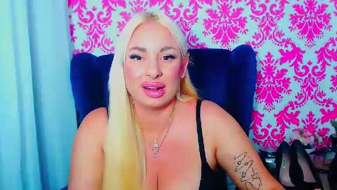 Luxuriaa online show from 07.27.26