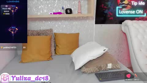 Snapshot of luxury_woman_ chatting on 03.06.25 online show from 03.06.25