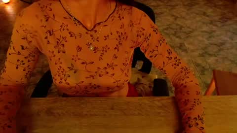 Snapshot of luxurydivine chatting on 04.26.26 Liss online show from 04.26.26