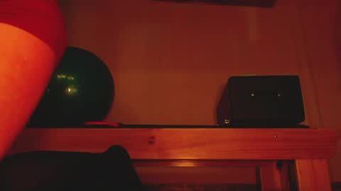 Snapshot of luxurydivine chatting on 05.30.26 Liss online show from 05.30.26