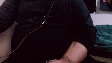 Snapshot of lvcifer_ chatting on 01.04.25 ayoo online show from 01.04.25