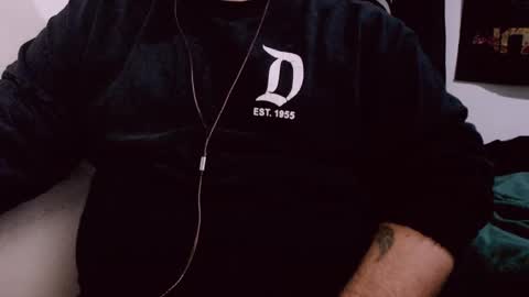 Snapshot of lvcifer_ chatting on 01.23.25 ayoo online show from 01.23.25