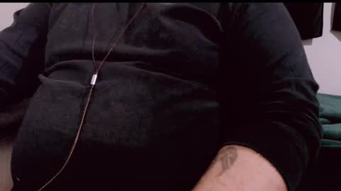 Snapshot of lvcifer_ chatting on 03.02.25 ayoo online show from 03.02.25