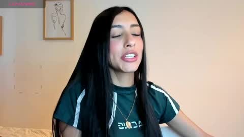 Snapshot of lya_brown chatting on 05.15.26 lya_brown online show from 05.15.26