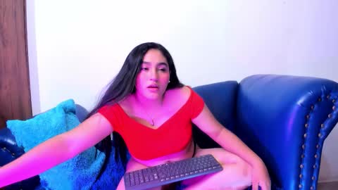 Snapshot of lya_dubois_ chatting on 02.12.26 LYA DUBOIS online show from 02.12.26