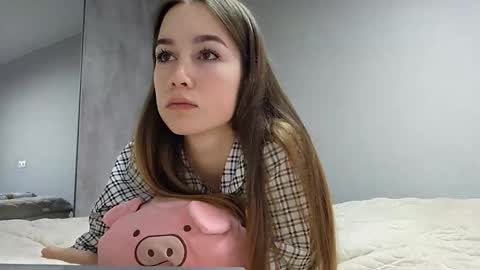 Mia online show from 12.21.25