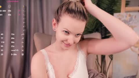 Snapshot of lykava chatting on 04.07.26 simply Eliza online show from 04.07.26